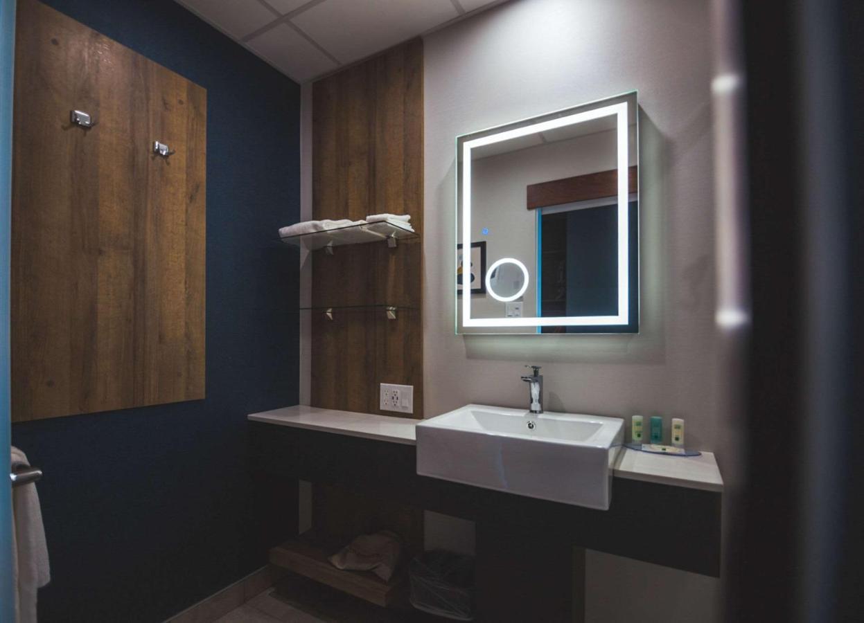 Quality Hotel & Conference Centre Edmundston Esterno foto