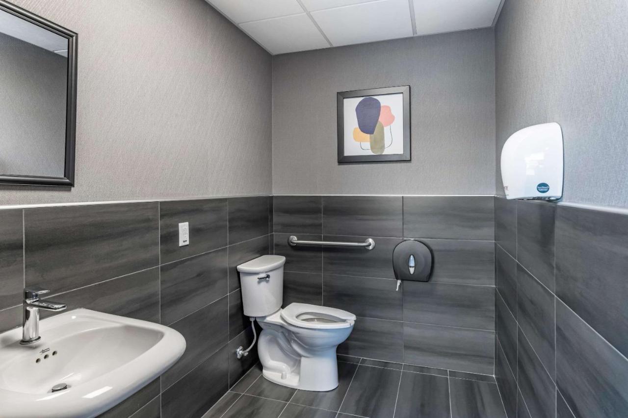 Quality Hotel & Conference Centre Edmundston Esterno foto