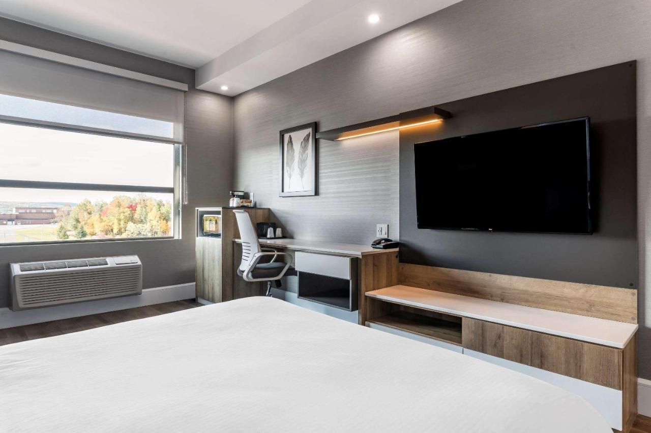 Quality Hotel & Conference Centre Edmundston Esterno foto
