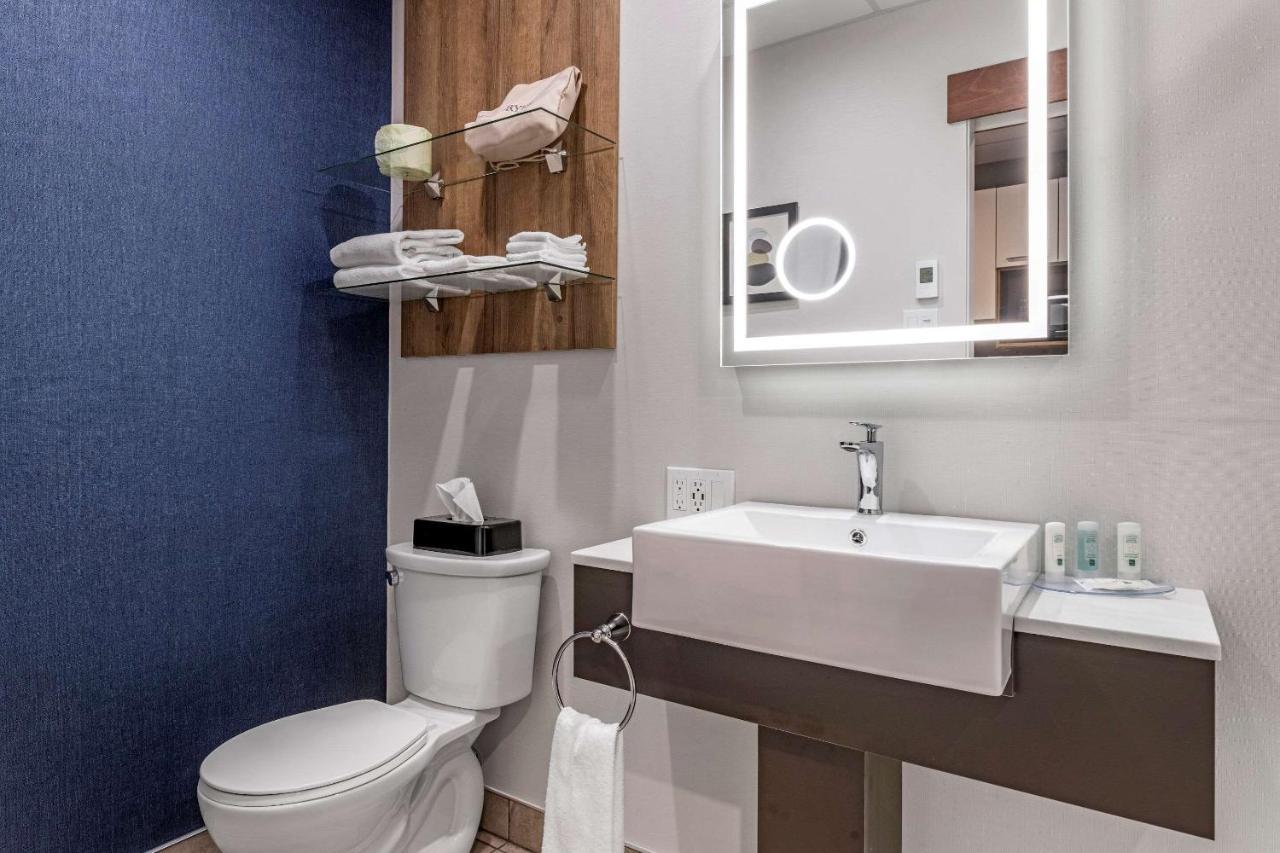 Quality Hotel & Conference Centre Edmundston Esterno foto
